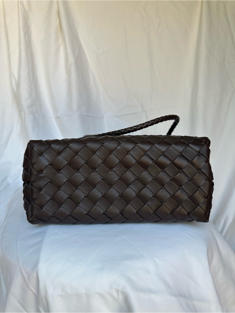 Bottega Veneta Small Andiamo in Fondant - Picture 10 of 14
